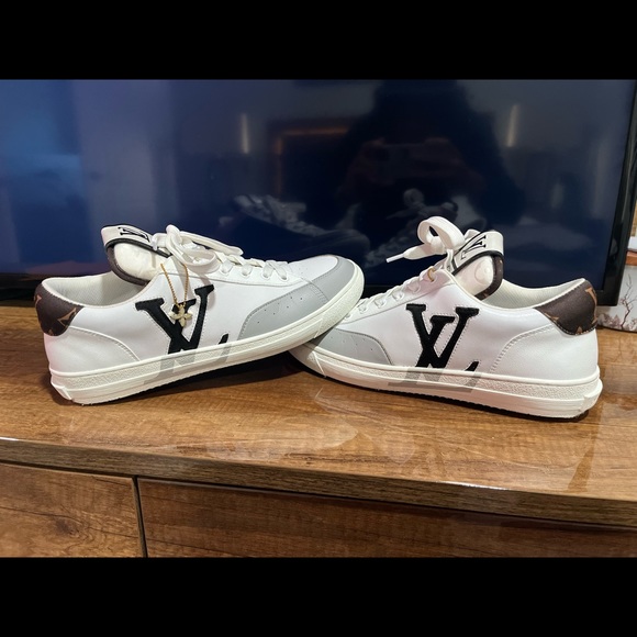 There basically brand new and I own 1000 dollars to my brother - Picture 2 of 9